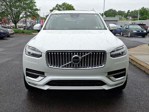 2023 Volvo XC90 B5 Plus
