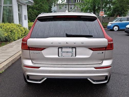 2025 Volvo XC60 Plus
