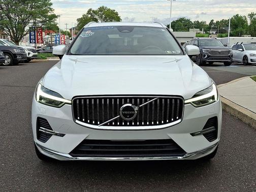 2023 Volvo XC60 B5 Plus Bright Theme