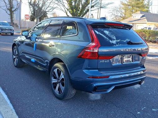 2025 Volvo XC60 Plug-In Hybrid T8 Plus