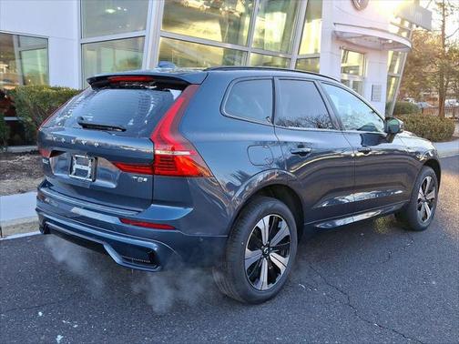 2025 Volvo XC60 Plug-In Hybrid T8 Plus