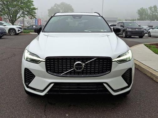 2025 Volvo XC60 Plug-In Hybrid T8 Plus