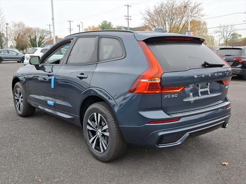 2025 Volvo XC60 B5 Core