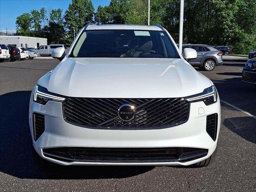 2025 Volvo XC90 B5 Plus 7-Seater