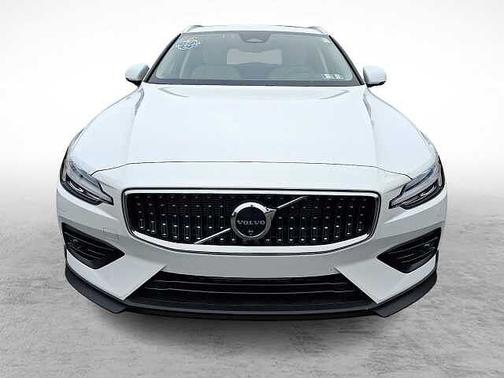 2026 Volvo V60 Cross Country Plus