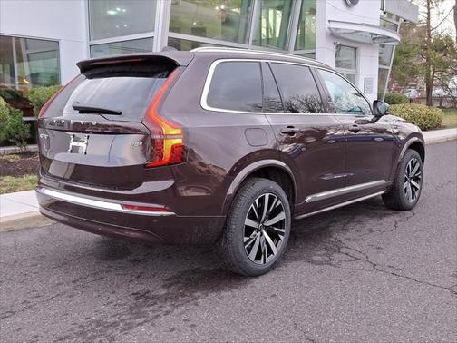 2025 Volvo XC90 B5 Core