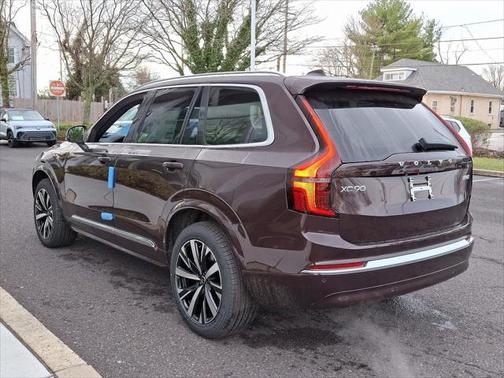 2025 Volvo XC90 B5 Core