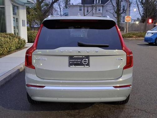 2025 Volvo XC90 Plug-In Hybrid T8 Plus 7-Seater