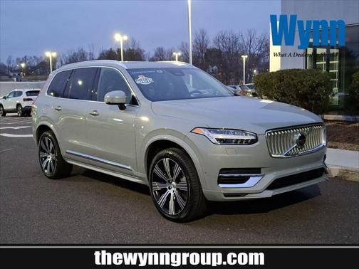 2025 Volvo XC90 Plug-In Hybrid T8 Plus 7-Seater