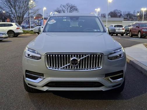 2025 Volvo XC90 Plug-In Hybrid T8 Plus 7-Seater