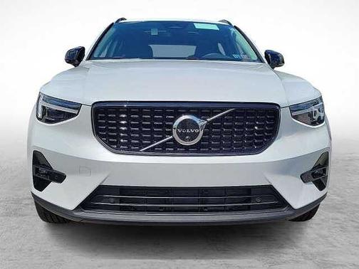 2025 Volvo XC40 Plus