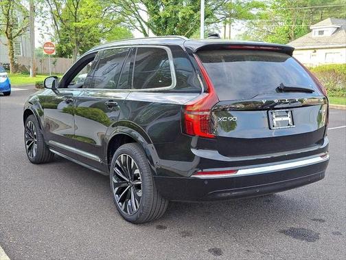 2025 Volvo XC90 Plug-In Hybrid T8 Plus 7-Seater