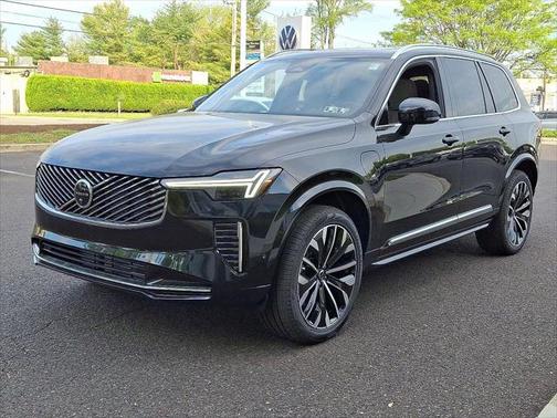 2025 Volvo XC90 Plug-In Hybrid T8 Plus 7-Seater