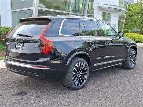 2025 Volvo XC90 Plug-In Hybrid T8 Plus 7-Seater