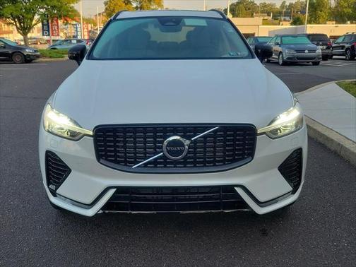 2025 Volvo XC60 B5 Core