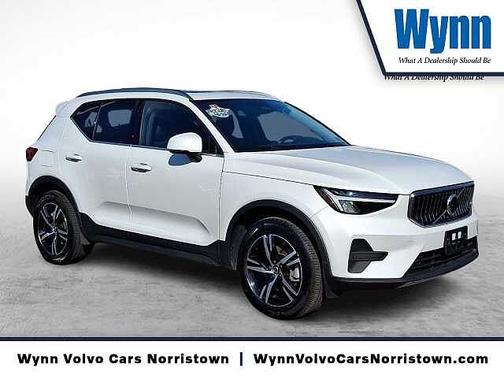 2025 Volvo XC40 Core