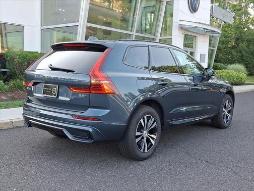 2025 Volvo XC60 B5 Core