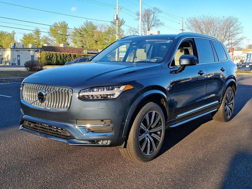 2025 Volvo XC90 B6 Plus 7-Seater