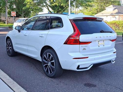 2025 Volvo XC60 Plus