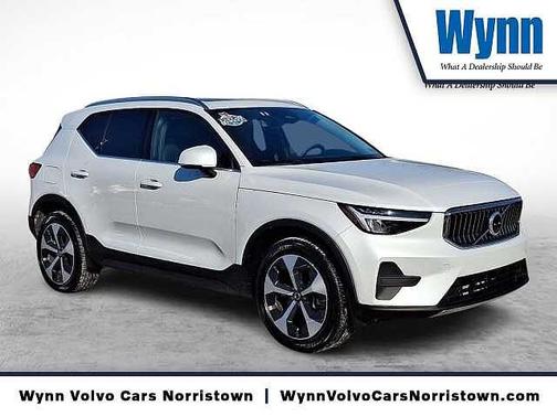 2025 Volvo XC40 Core