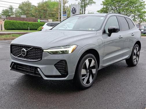 2025 Volvo XC60 Plug-In Hybrid T8 Plus
