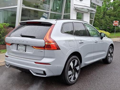 2025 Volvo XC60 Plug-In Hybrid T8 Plus