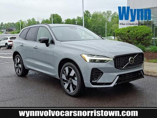 2025 Volvo XC60 Plug-In Hybrid T8 Plus