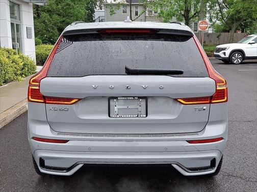 2025 Volvo XC60 Plug-In Hybrid T8 Plus