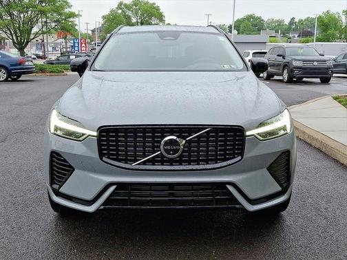 2025 Volvo XC60 Plug-In Hybrid T8 Plus
