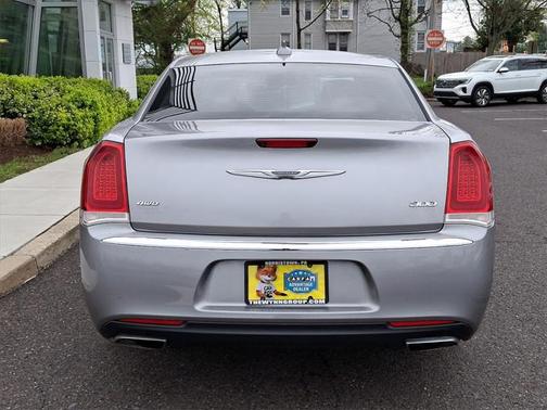 2018 Chrysler 300 Limited