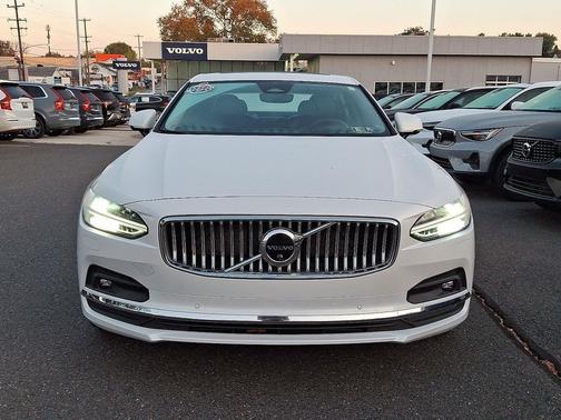 2023 Volvo S90 B6 Plus
