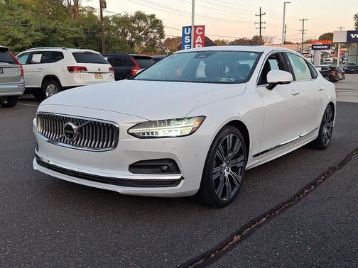 2023 Volvo S90 B6 Plus