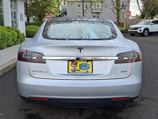 2015 Tesla Model S 85D