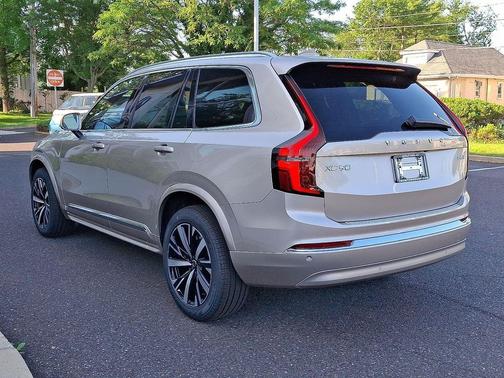 2026 Volvo XC90 B5 Core