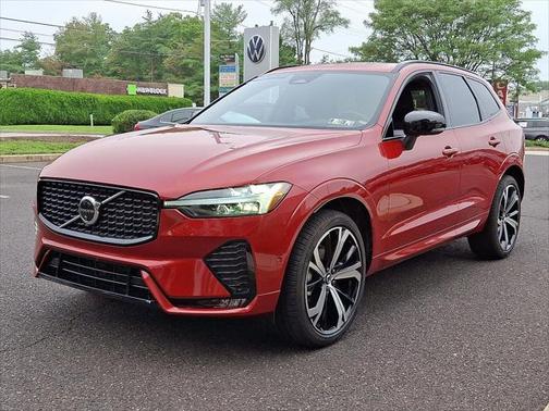 2025 Volvo XC60 B5 Ultra