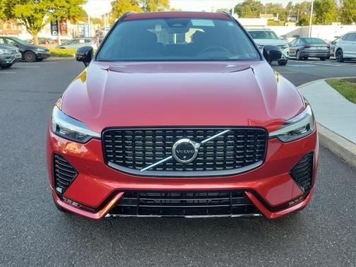 2025 Volvo XC60 B5 Ultra