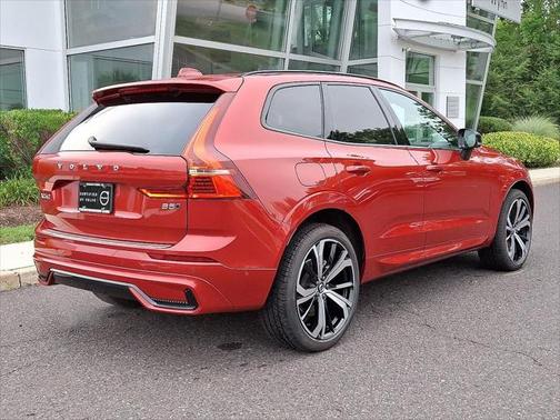 2025 Volvo XC60 B5 Ultra