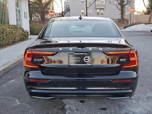 2024 Volvo S60 B5 Core Dark Theme
