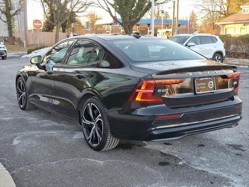 2024 Volvo S60 B5 Core Dark Theme