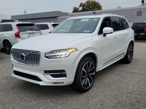 2025 Volvo XC90 B5 Plus
