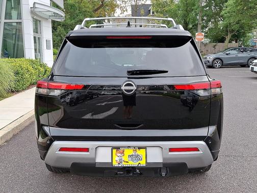 2024 Nissan Pathfinder Platinum 4WD