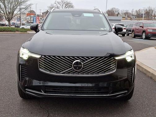 2025 Volvo XC90 B5 Plus 7-Seater