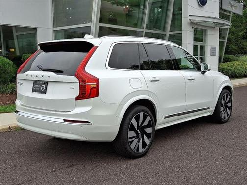 2024 Volvo XC90 Recharge Plug-In Hybrid T8 Plus Bright Theme 7-Seater
