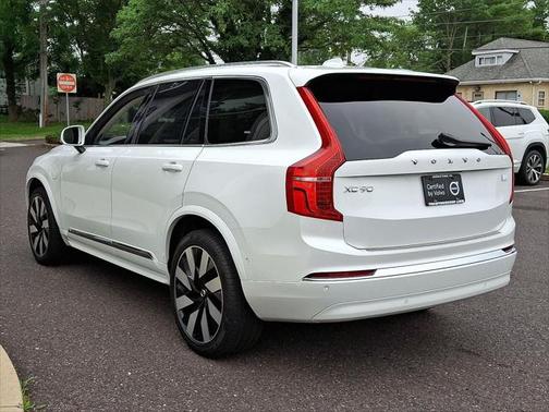 2024 Volvo XC90 Recharge Plug-In Hybrid T8 Plus Bright Theme 7-Seater