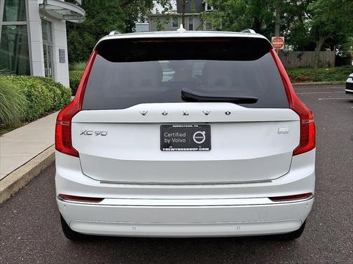 2024 Volvo XC90 Recharge Plug-In Hybrid T8 Plus Bright Theme 7-Seater