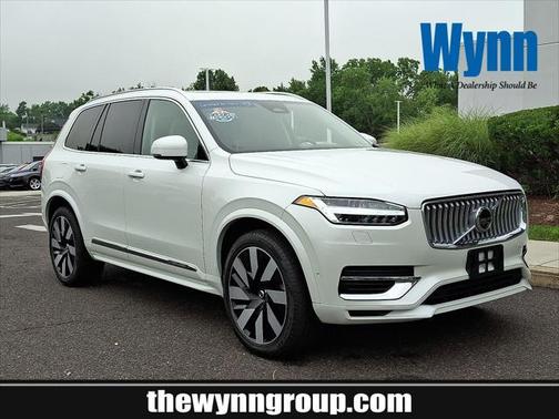 2024 Volvo XC90 Recharge Plug-In Hybrid T8 Plus Bright Theme 7-Seater
