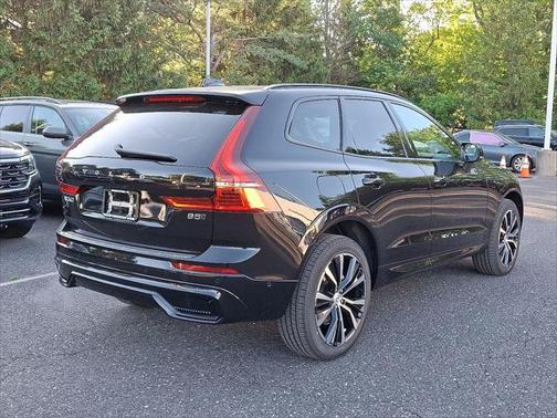 2025 Volvo XC60 Plus