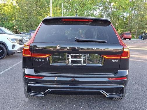2025 Volvo XC60 Plus