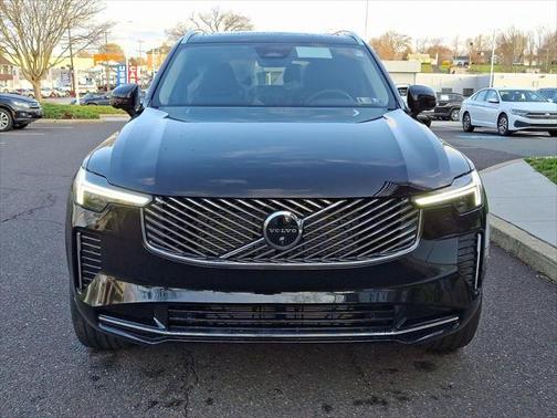2025 Volvo XC90 B6 Plus 7-Seater