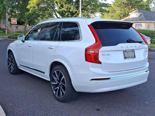 2024 Volvo XC90 B5 Plus Bright Theme